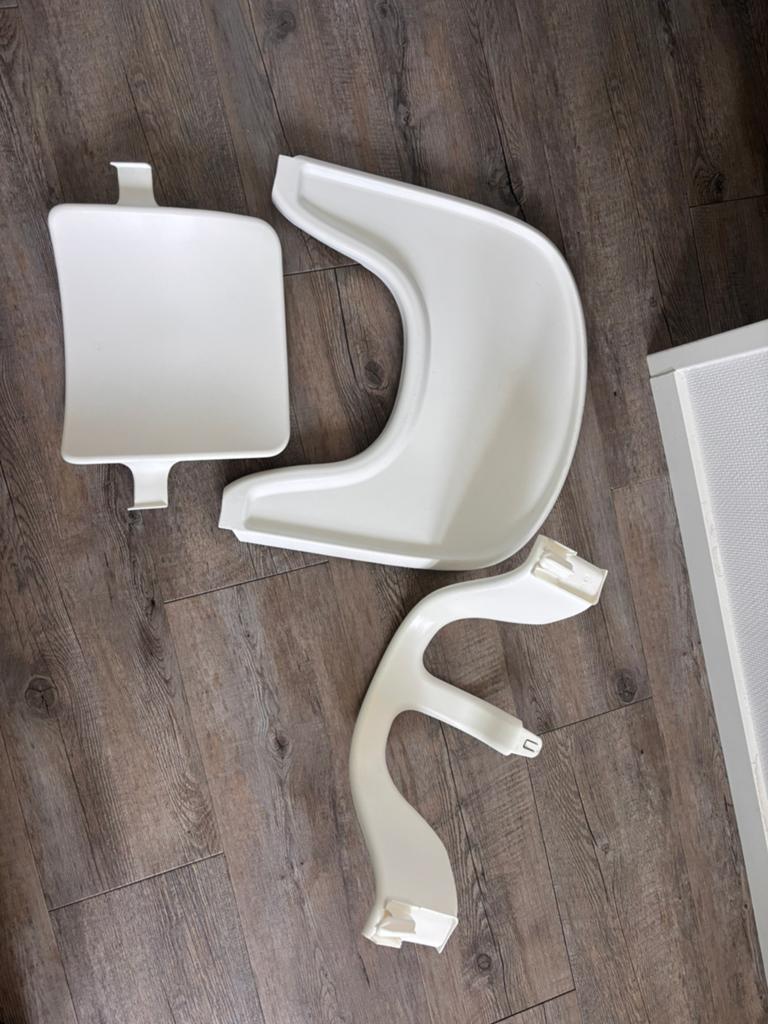 Tripp Trapp Stokke driedelig Babyset Kinderset met Tray Wit, Kinderen en Baby's, Kinderstoelen, Ophalen of Verzenden, Zo goed als nieuw
