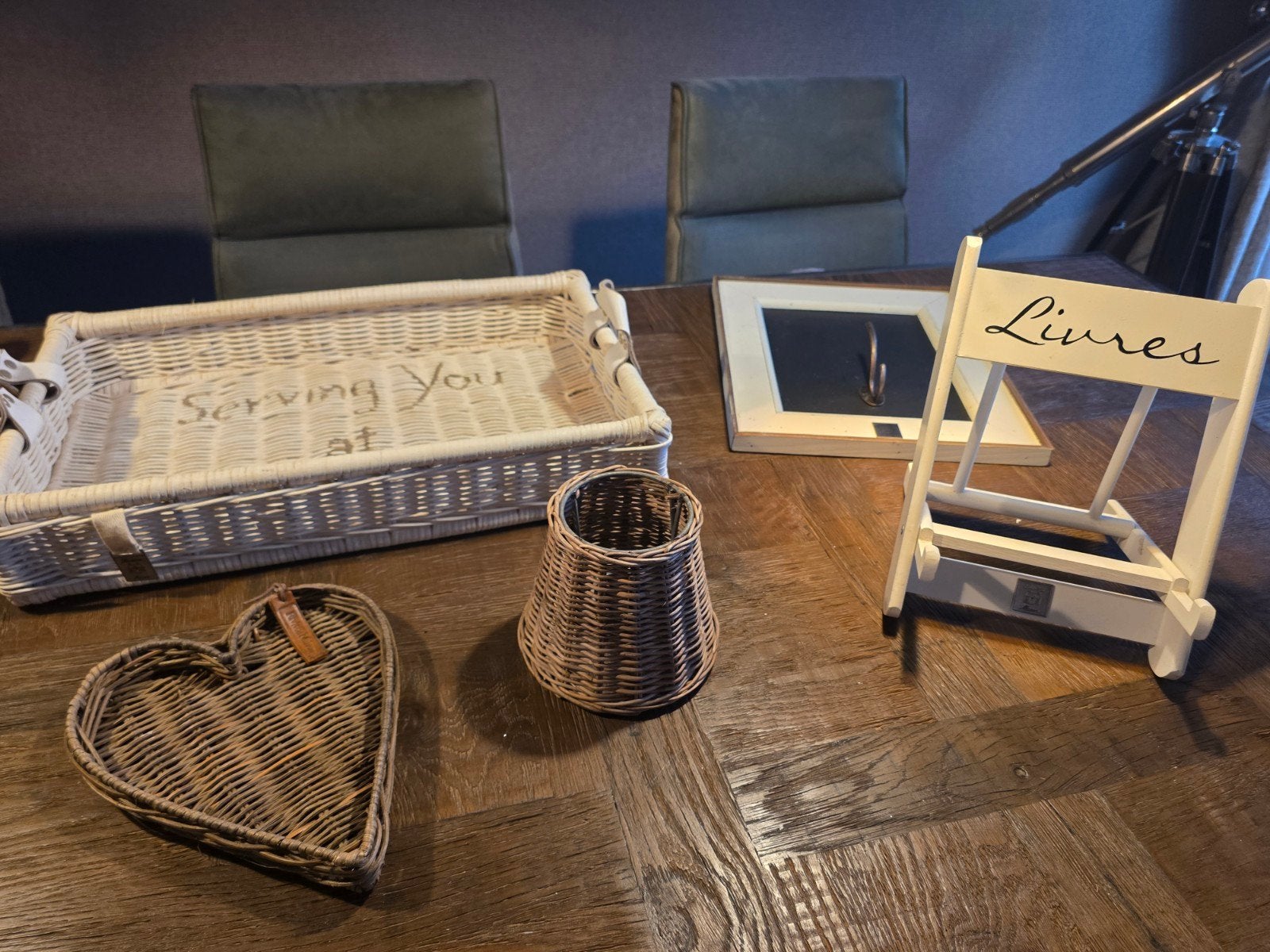 Riviera Maison decoratie set: dienblad, hart,boekenstandaard, Hout, Gebruikt, Ophalen of Verzenden, Landelijk