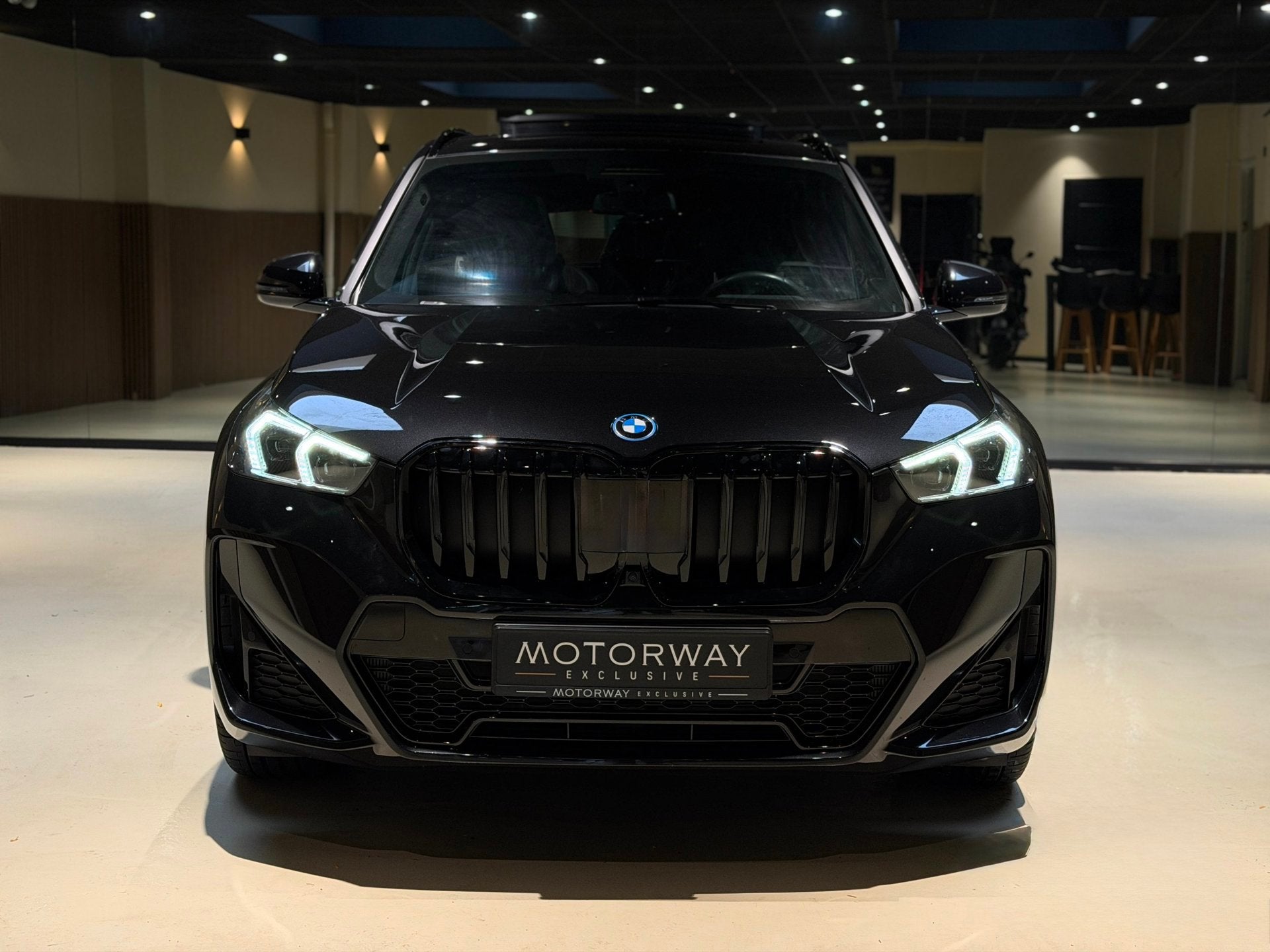 Foto 2 van BMW X1 XDrive30e|HUD|H&K|Massage|360|Pano|Keyless|Stuur+Stoe