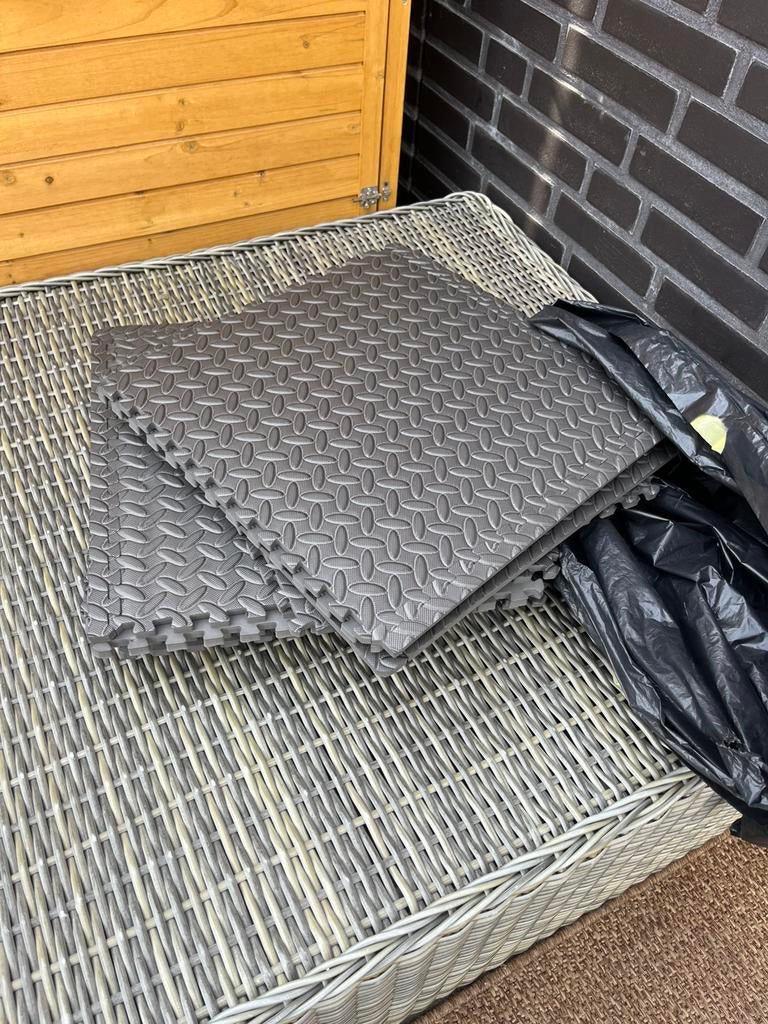 Schuim tegels, prettige ondergrond voor tent, Ophalen, Zo goed als nieuw