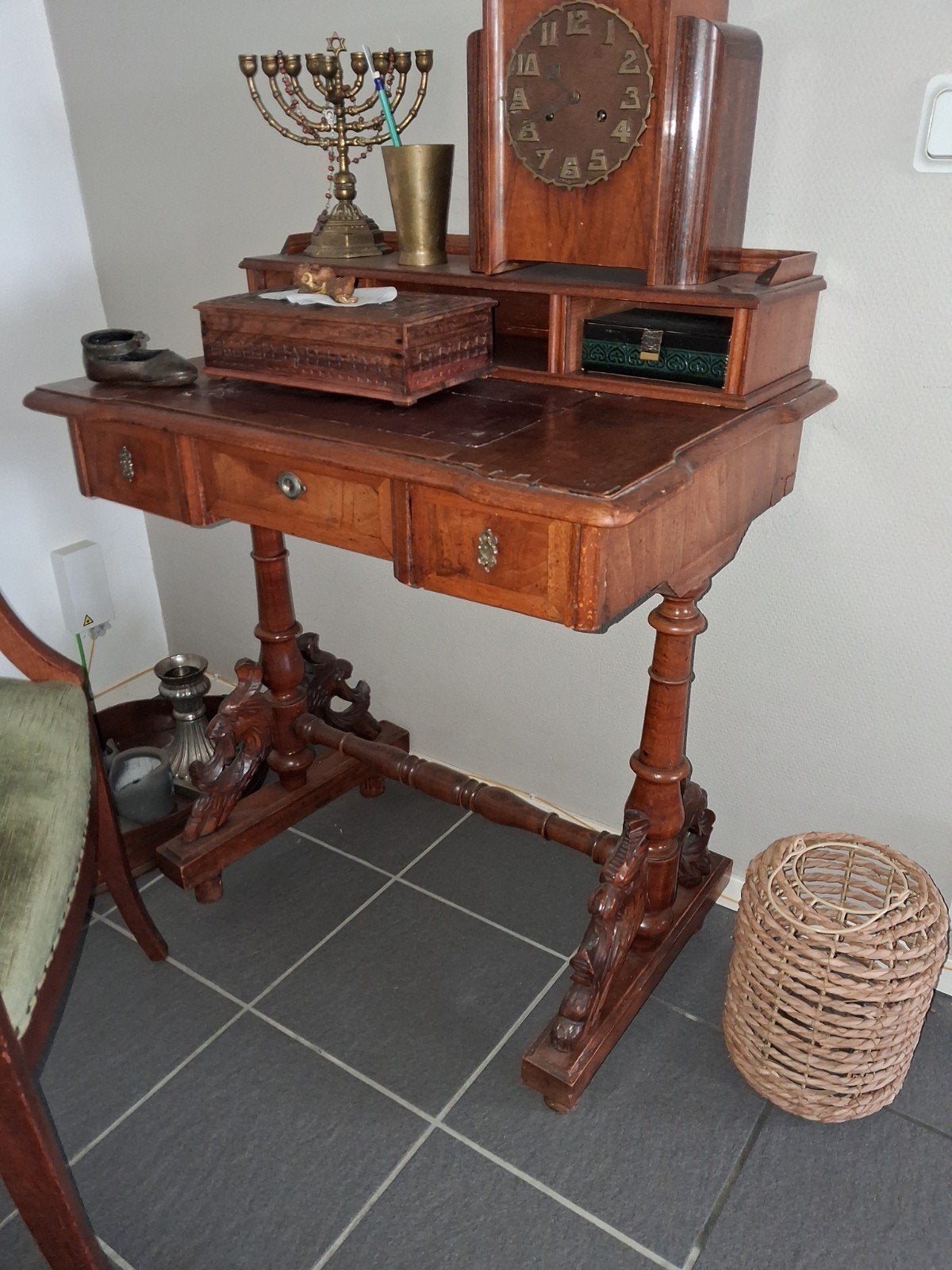 Antiek houten bureau met lades en opbouw, Ophalen