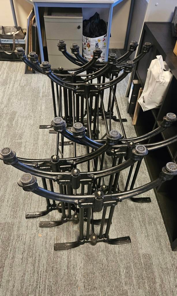 4 stuks gietijzeren naaimachine onderstel, Antiek en Kunst, Antiek | Naaimachines, Ophalen