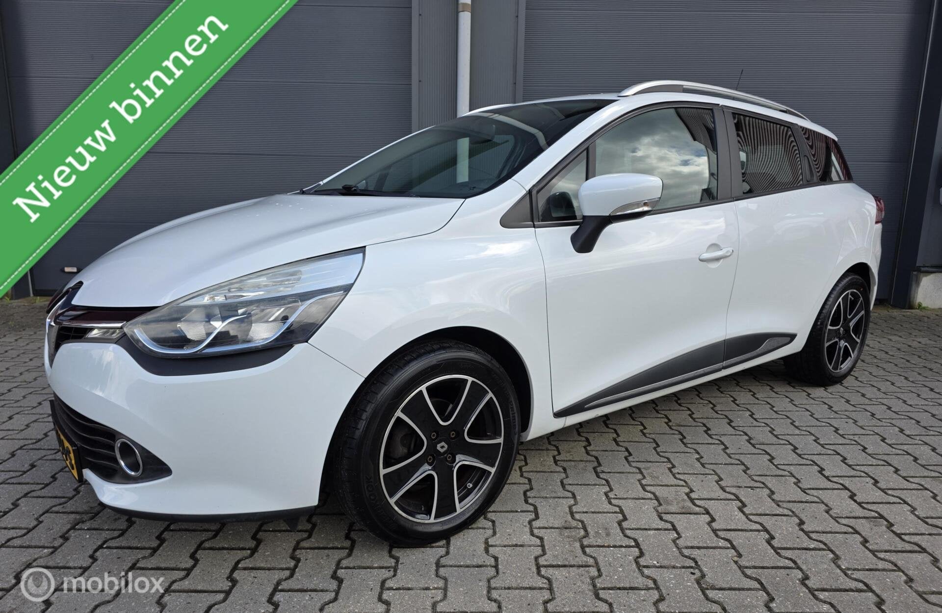 Renault Clio Estate 1.5 dCi ECO Night & Day /Cruise Control, Auto's, Renault, Voorwielaandrijving, Euro 5, 28 km/l, Gebruikt