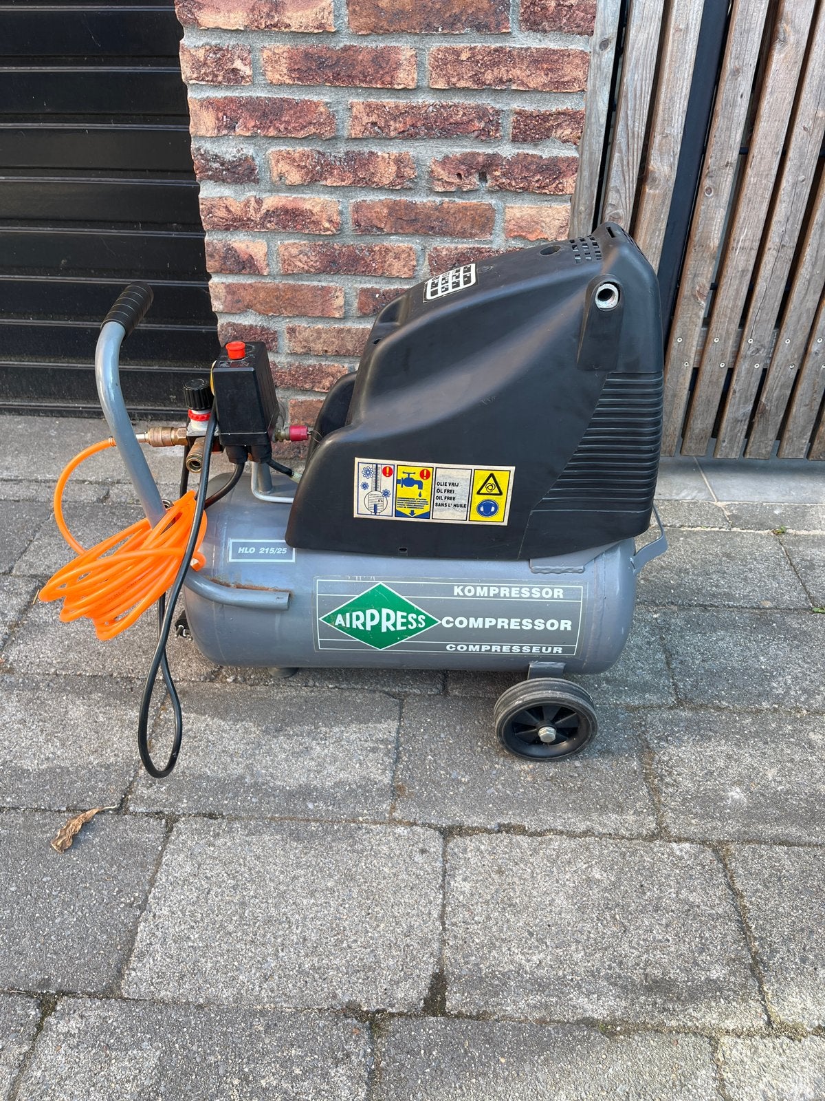AirPress HLO 215/25 Compressor, Doe-het-zelf en Verbouw, Compressors, Ophalen, Gebruikt, 6 tot 10 bar, 25 tot 100 liter