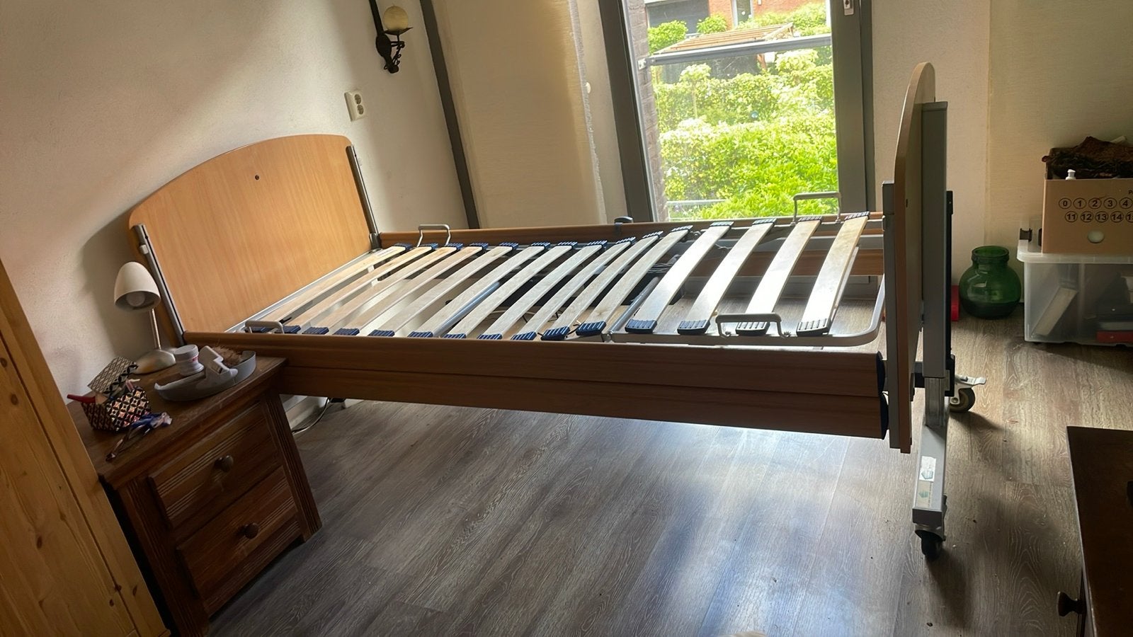 Elektrisch hoog-laag bed - Centroflex (Bock), Ophalen, 90 cm, Eenpersoons, Bruin