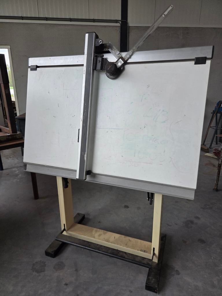 Professionele tekentafel, Ophalen, Gebruikt