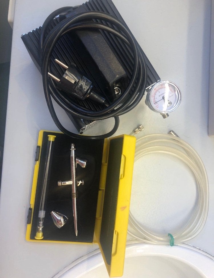 Airbrush Make-up Set met Compressor en Kryolan Make-up, Ophalen, Gebruikt, Overige kleuren, Gehele gezicht