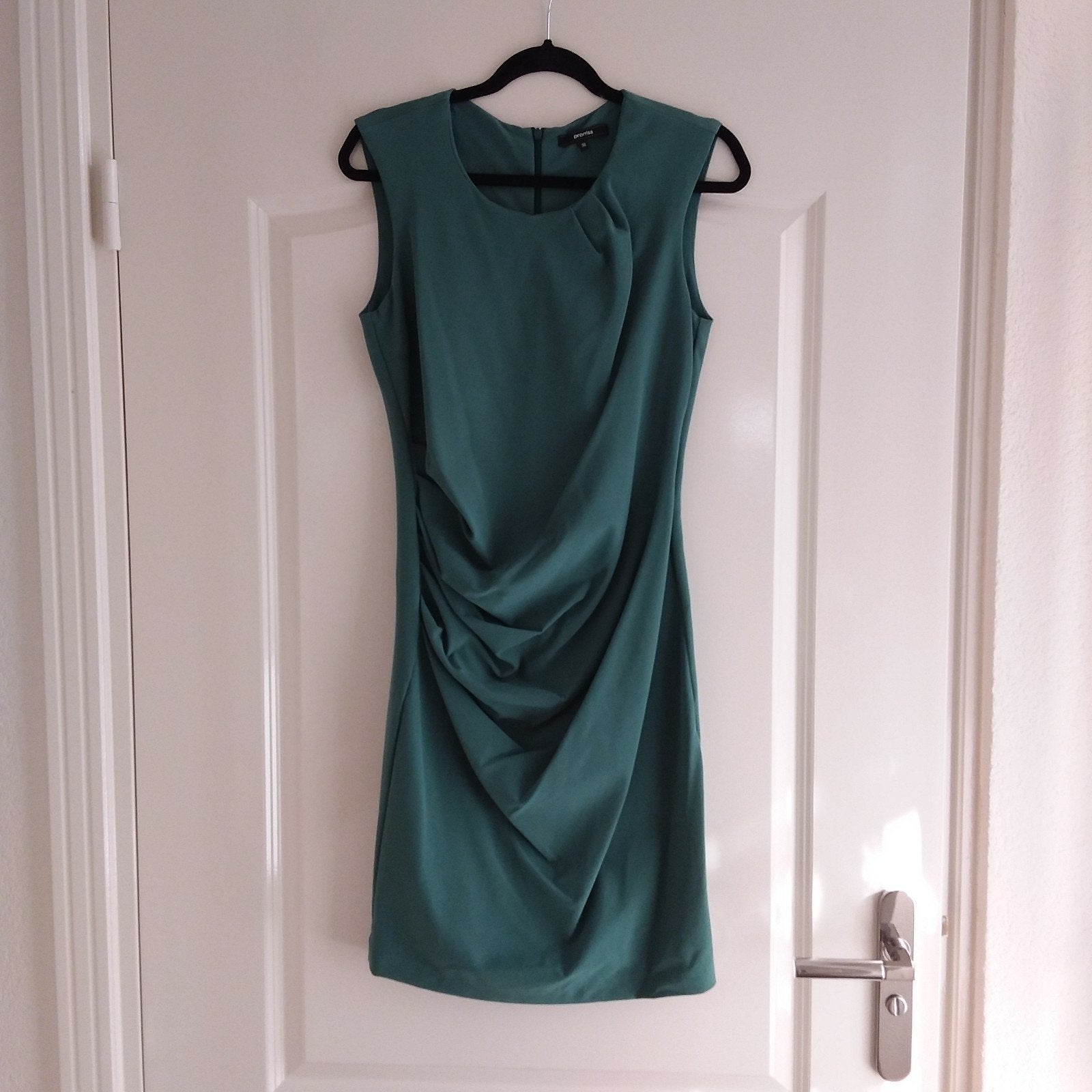 Groene jurk, Kleding | Dames, Jurken, Ophalen of Verzenden, Zo goed als nieuw, Maat 36 (S), Boven de knie