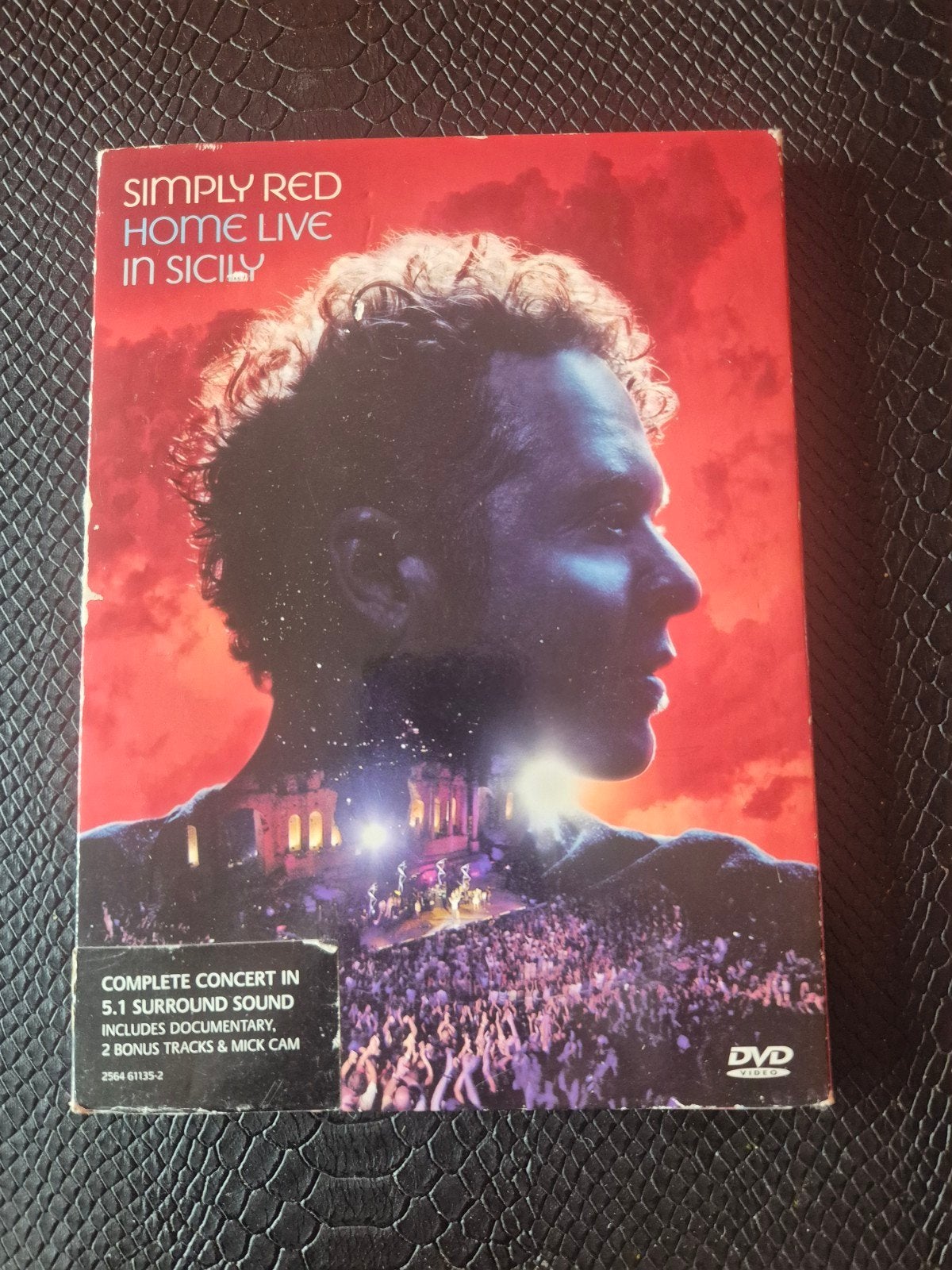 simply red, Alle leeftijden, Ophalen of Verzenden, Zo goed als nieuw