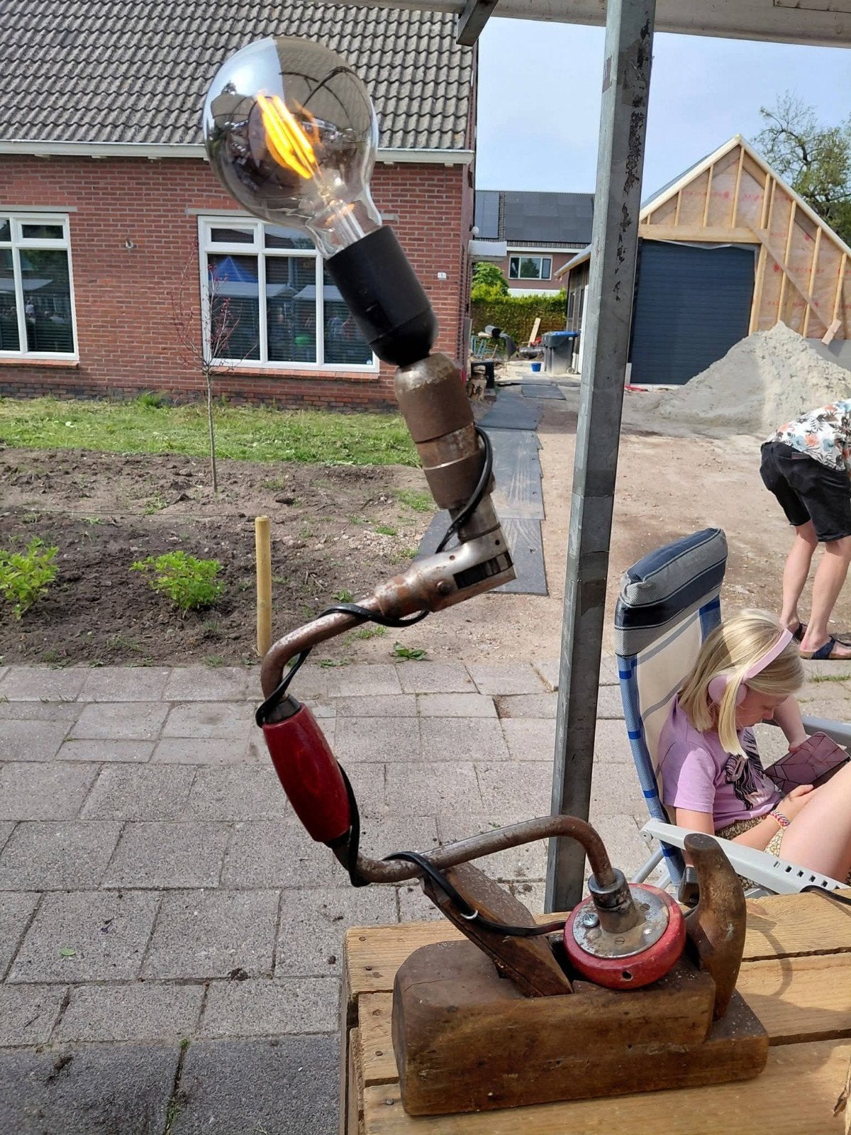 Lamp gemaakt van een oude handboor en handschaaf, Ophalen, Overige typen, Gebruikt, Met schakelaar