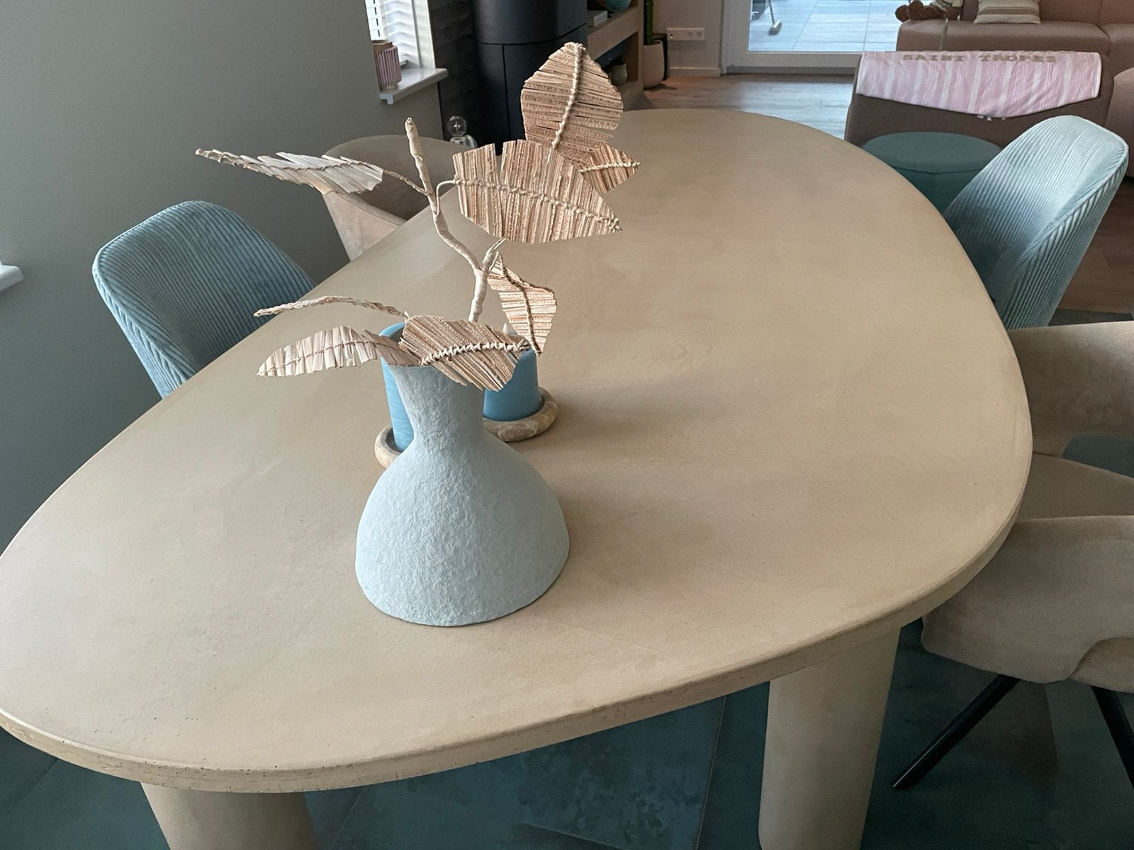 Eettafel Stone Organisch 240x120 cm  speciaalzaak Goossens, Huis en Inrichting, Ophalen of Verzenden, Zo goed als nieuw, Rond