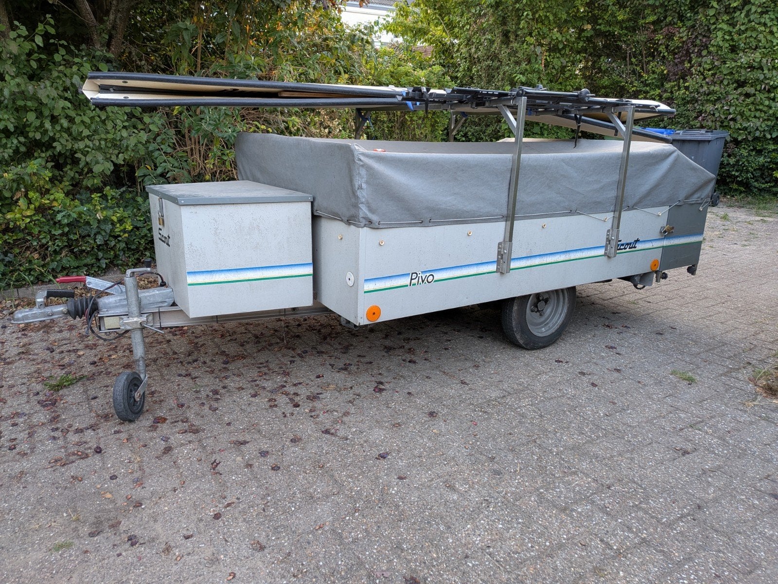 Vouwwagen leeggehaald tot ruime aanhangwagen met keuken, Ophalen, Aanwezig