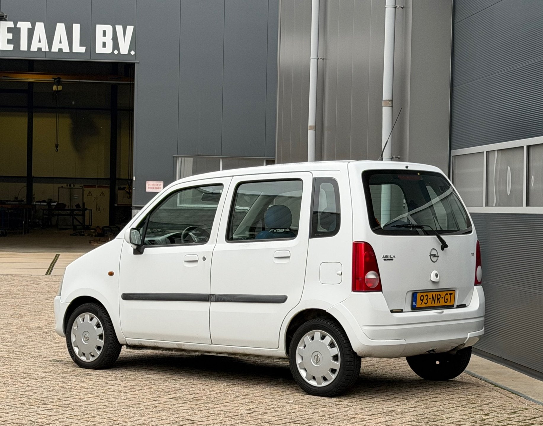 Opel Agila 1.2-16V Enjoy bj.2004 Stuurbekr|Cv|Radio|Nap., Voorwielaandrijving, Elektrische ramen, Stof, Wit