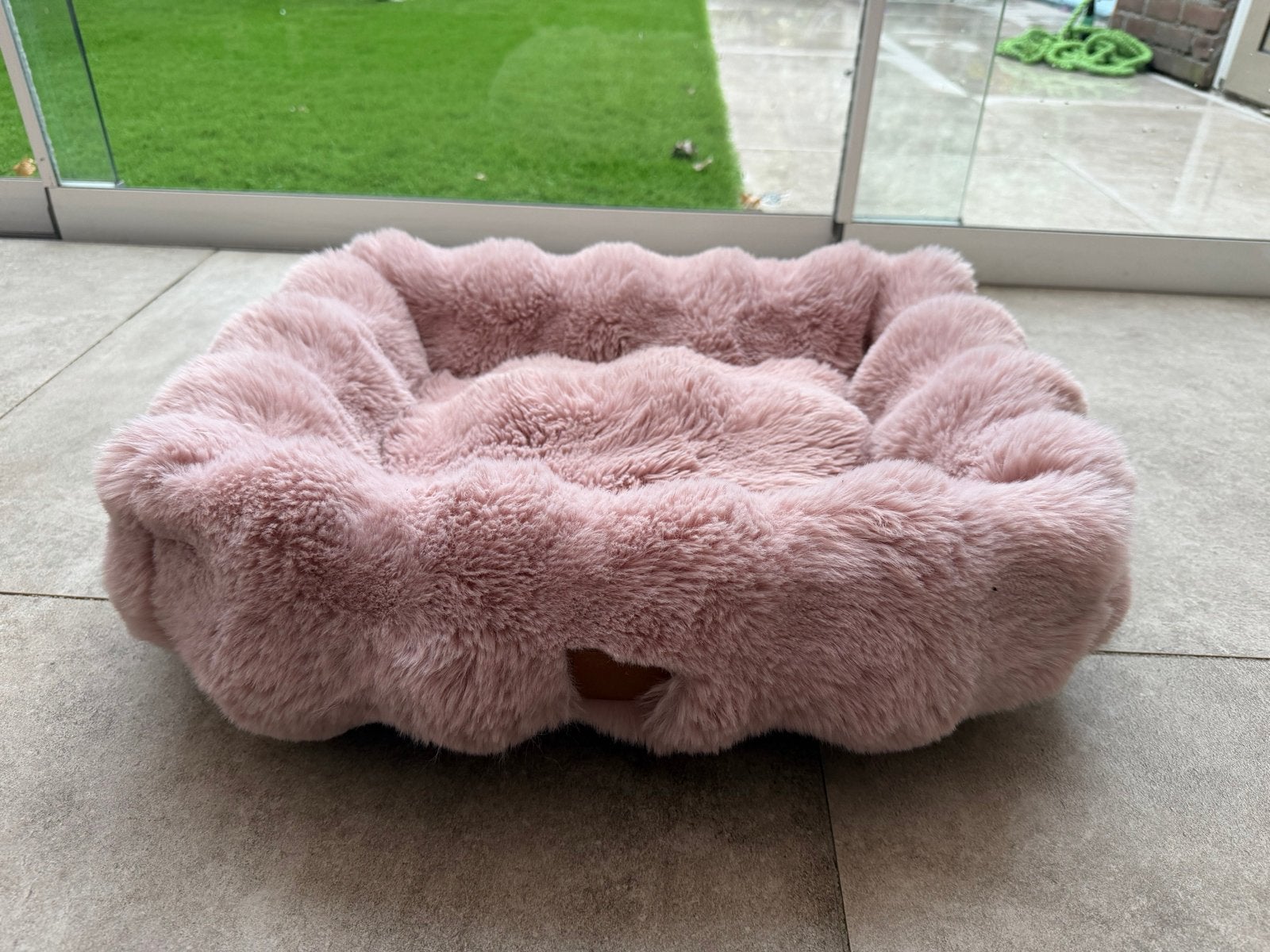 Roze fluffy mand voor kleine hondjes, Ophalen of Verzenden, Zo goed als nieuw, Pluche