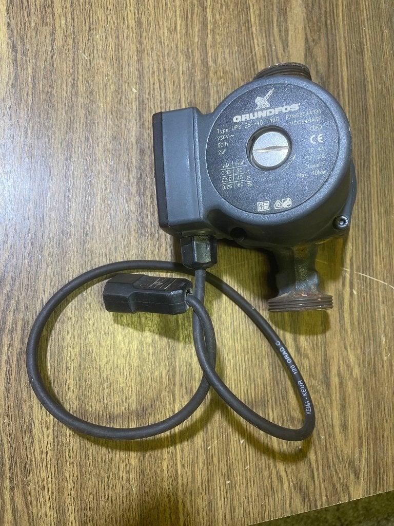 Grundfos  UPS25-40 180   Circulatiepomp, Gebruikt, Minder dan 30 cm, Overige typen, Minder dan 60 cm