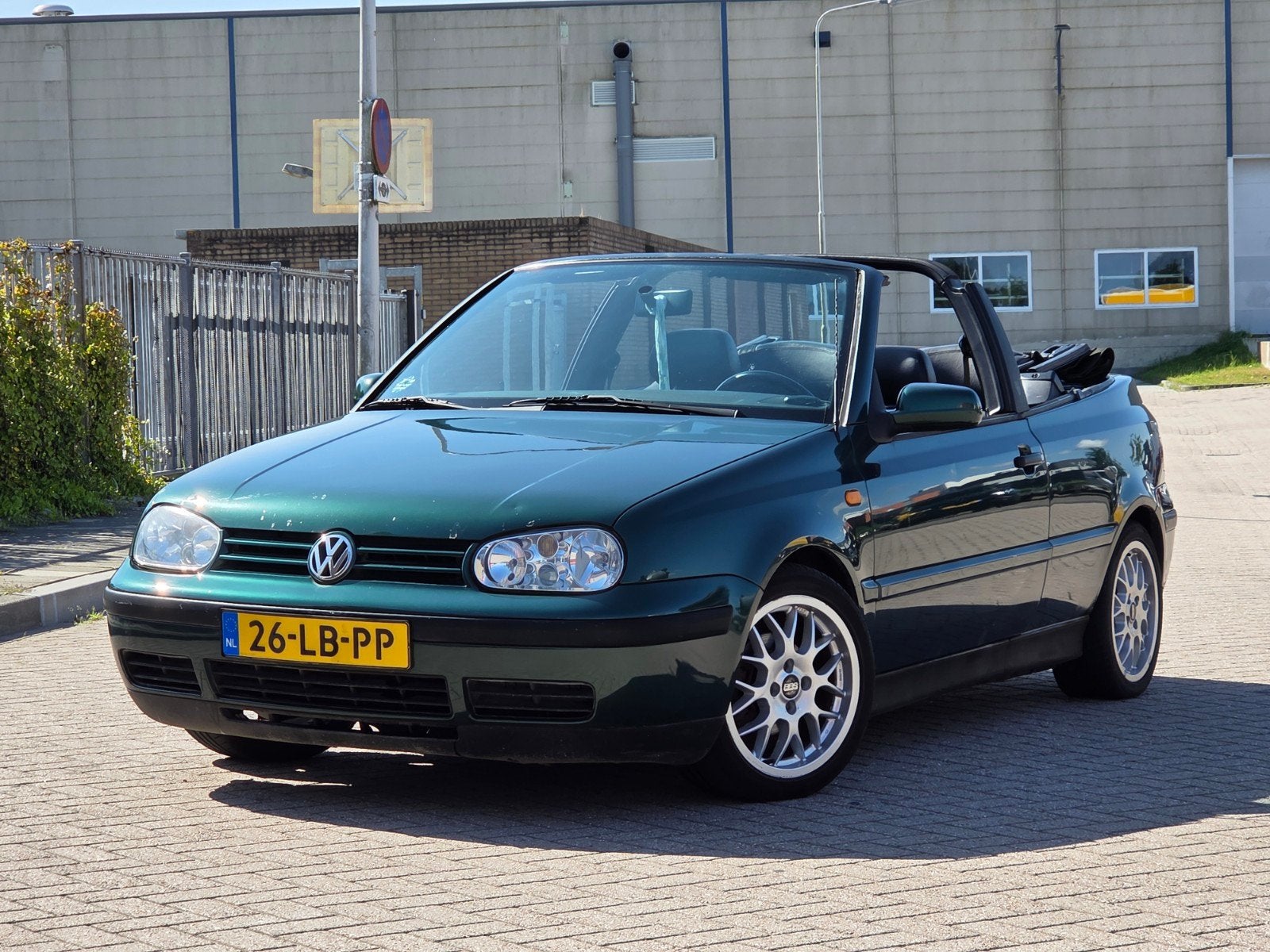 Volkswagen Golf 1.8 Cabriolet  Veel nieuwe onderdelen + APK, Auto's, 74 pk, Zwart, 4 cilinders, Cabriolet