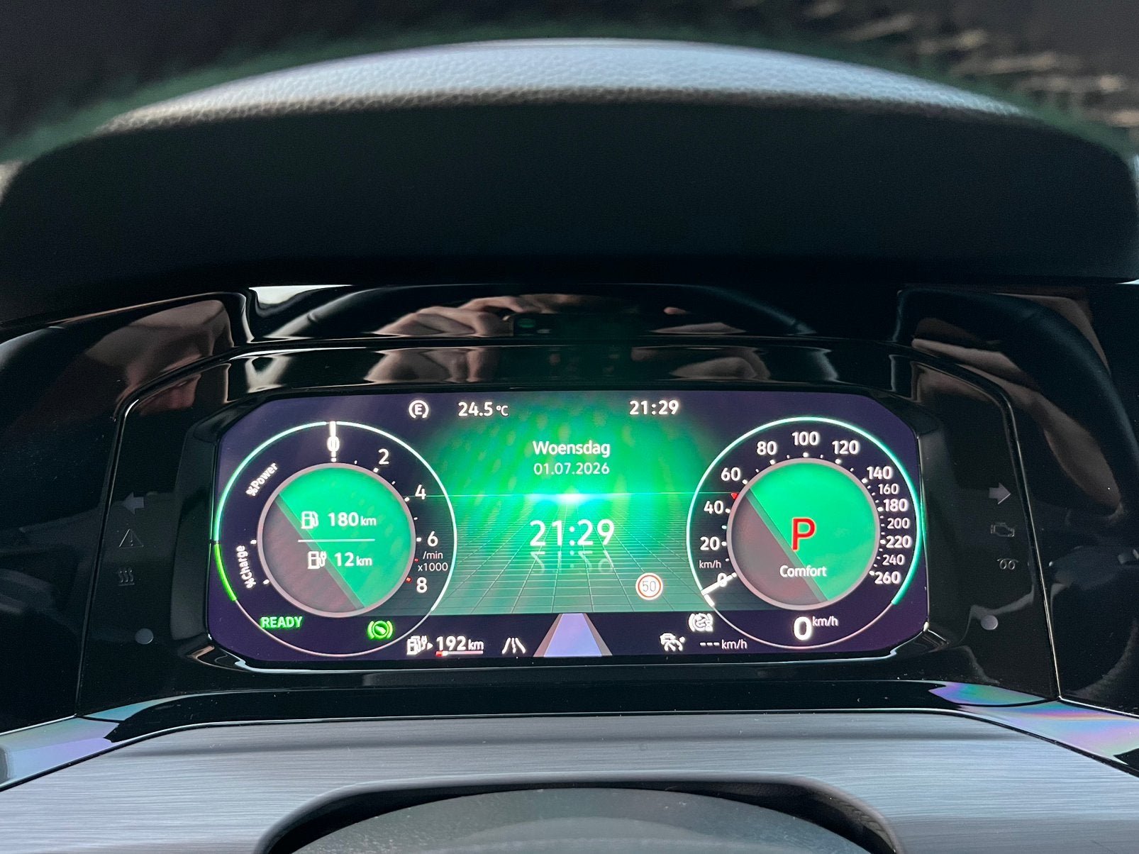 Foto 16 van Volkswagen Golf 1.4 e-Hybrid STYLE MASSAGE MEMORY ACC LED NA