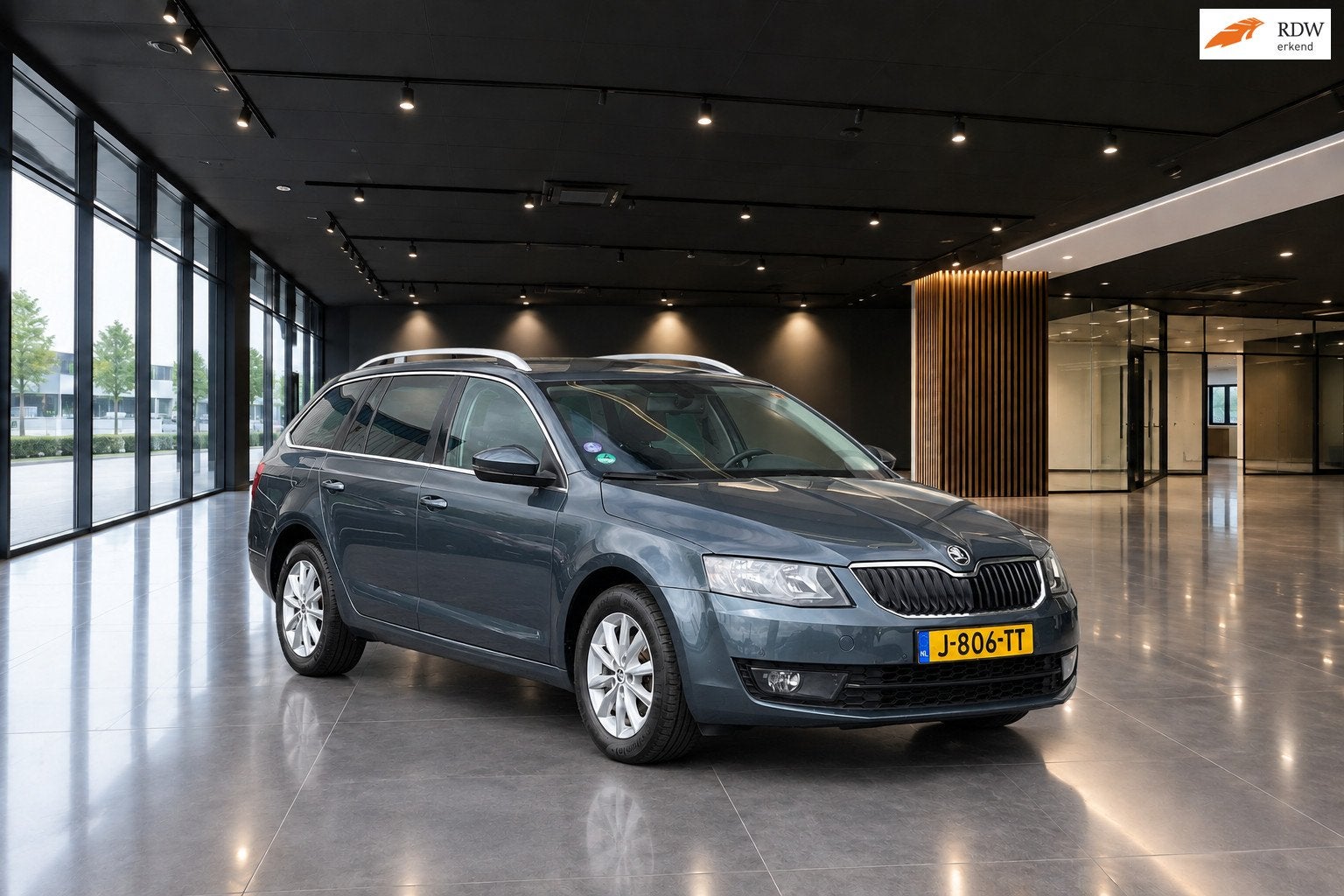 Skoda Octavia Combi 1.2 TSI GREENTECH STYLE > NW-DISTR + WP, Auto's, Voorwielaandrijving, Stof, Gebruikt, Euro 6