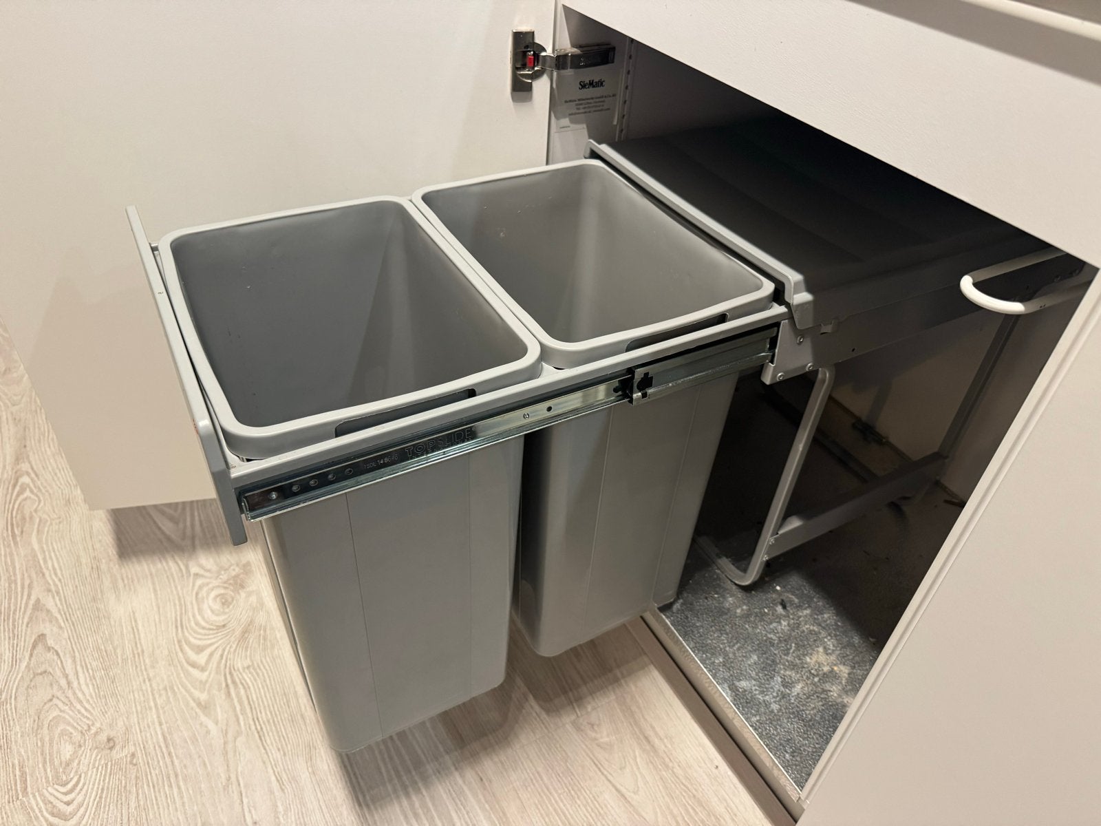 Wesco Inbouw Prullenbak - Dubbele Afvalemmer, Ophalen, Kunststof, Gebruikt, Met deksel