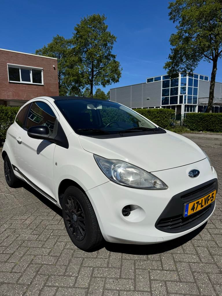 Ford Ka 1.2 Black/White Edition 2010 – Nieuwe APK, Auto's, Voorwielaandrijving, 1242 cc, 4 cilinders, 4 stoelen