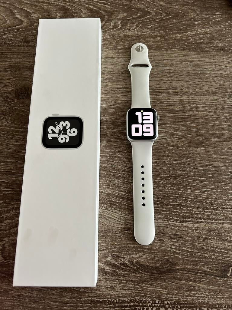 Apple watch SE (2020) silver 40 mm, Sieraden, Tassen en Uiterlijk, Smartwatches, Ophalen of Verzenden, Gebruikt, Blauw, IOS