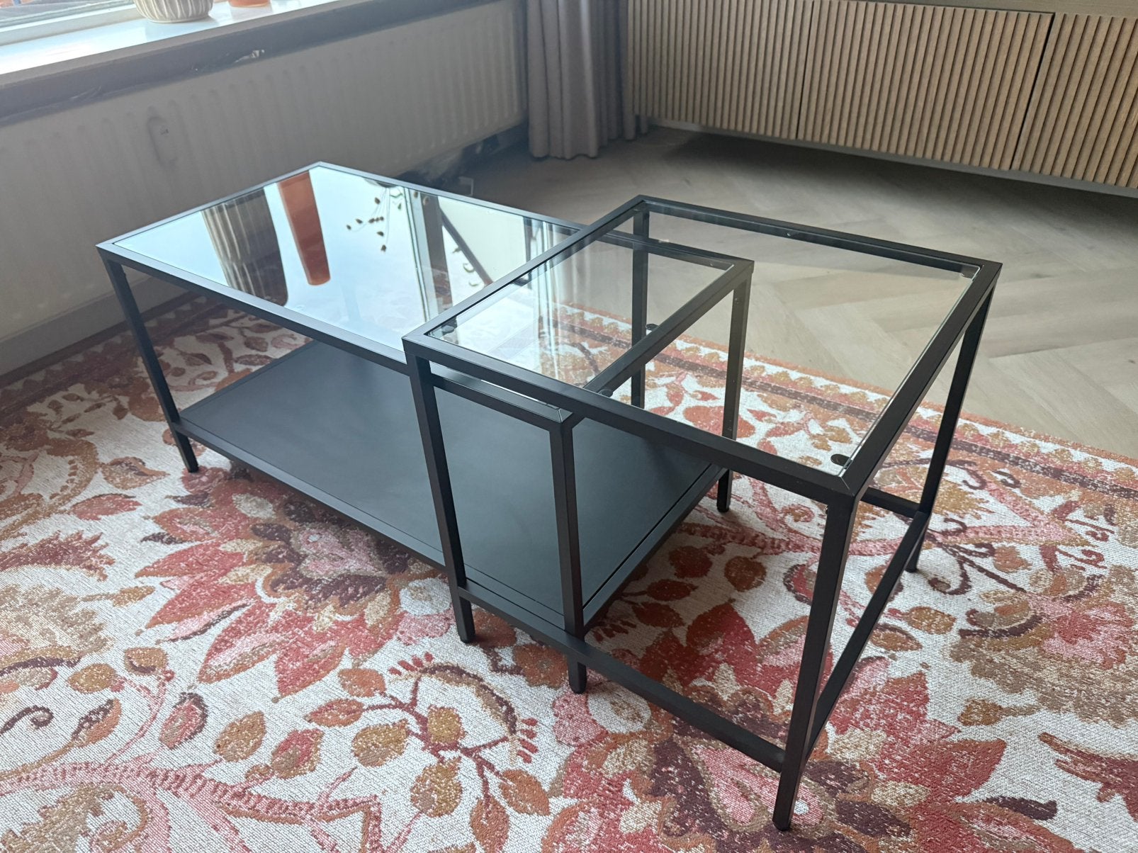 IKEA 2 salontafels - zwarte met glas, Ophalen, Zo goed als nieuw, Rond, 50 tot 100 cm