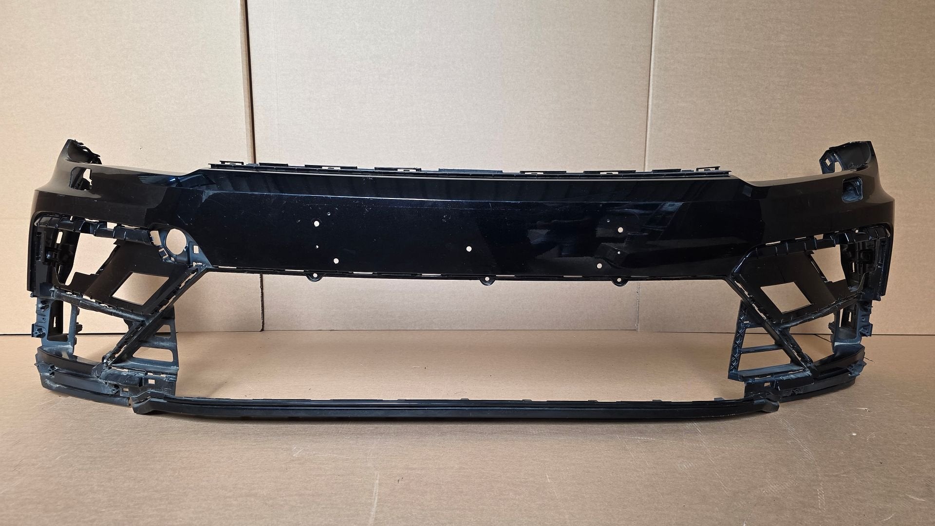 Voorbumper VW Tiguan 5NA R-line 6xPDC KLS L C9X BUMPER ORGIN, Gebruikt, -, Ophalen of Verzenden, Bumper