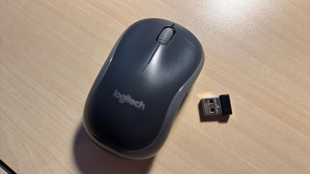 Logitech M185 muis. Zo goed als nieuw., Computers en Software, Muizen, Ophalen of Verzenden, Zo goed als nieuw