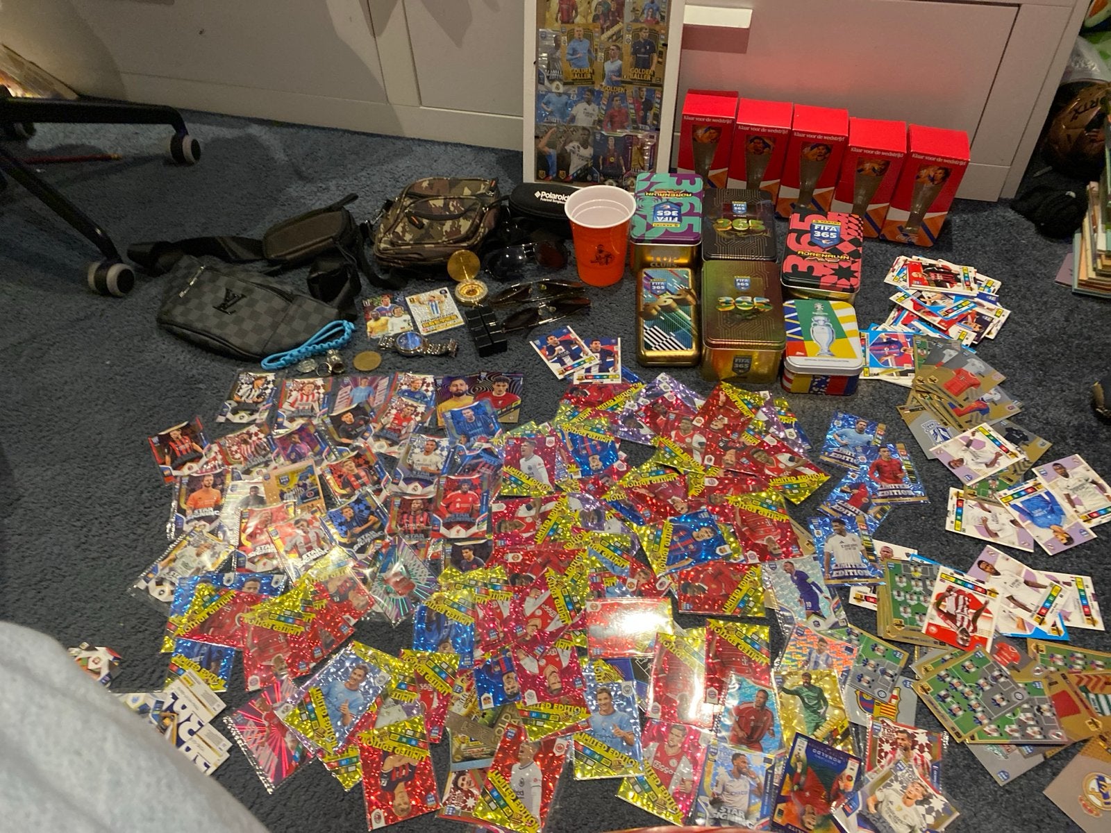 Grote collectie voetbalplaatjes en accessoires, Verzamelen, Ophalen of Verzenden, Gebruikt, Overige sporten, Spelerskaart