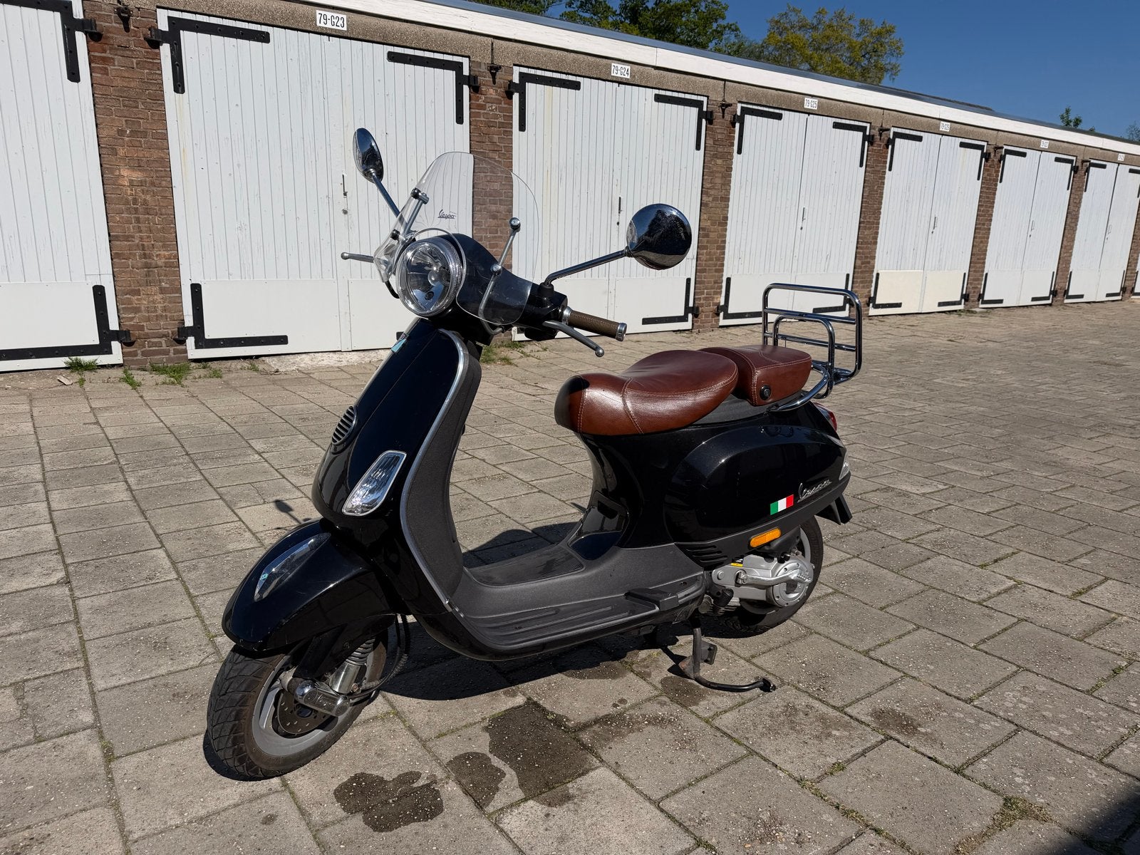 Vespa LX50 4-takt - Zwart met bruin zadel, Fietsen en Brommers, Scooters | Vespa, Ophalen, Gebruikt, Maximaal 45 km/u, Benzine