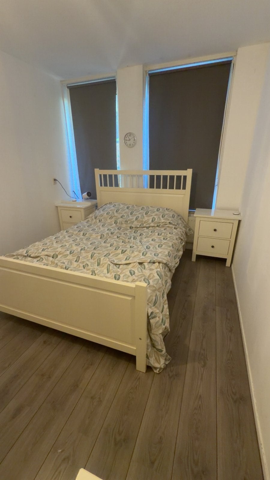 Tweepersoonsbed met nachtkastjes, Gebruikt, Tweepersoons, Hout, 140 cm