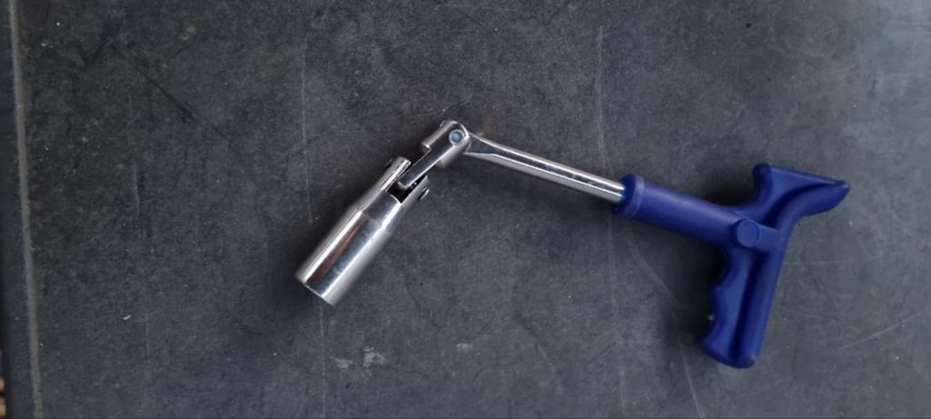 Bougiesleutel met T-handvat en kniegewricht, Ophalen of Verzenden, Gebruikt