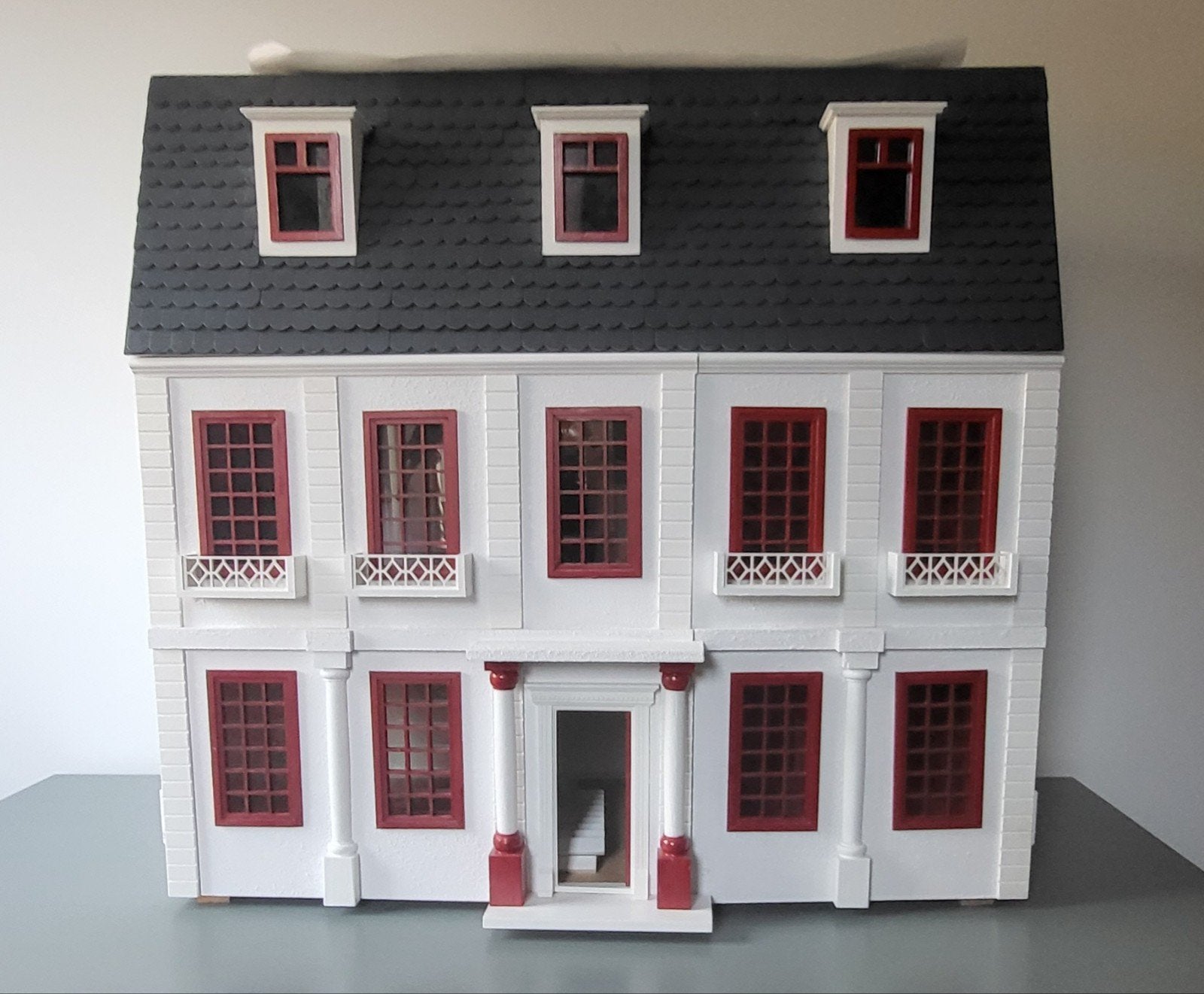 Groot en gedetailleerd poppenhuis met 3 verdiepingen, Ophalen