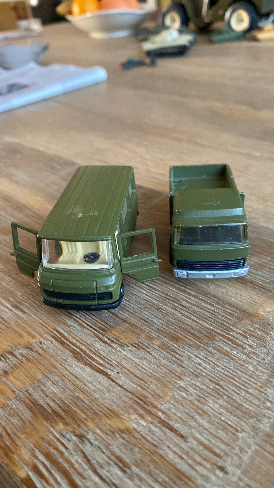 Guisval vintage legervoertuigen 1:64, Ophalen of Verzenden, Gebruikt