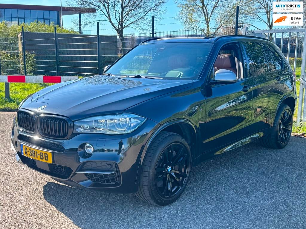 BMW X5 M50d 380PK Pano Carplay LED Dealeronderhouden, Automaat, Verwarming stoelen achter, 15 km/l, 2993 cc