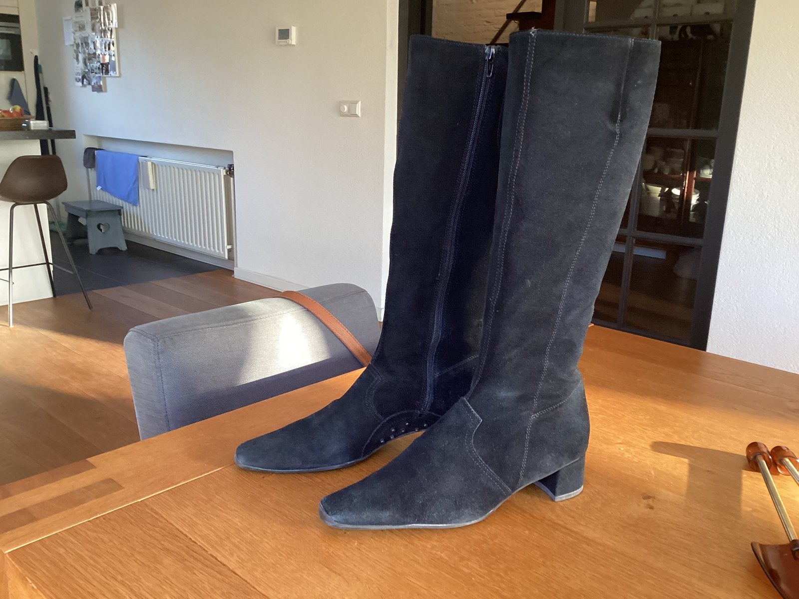 Zwarte suede laarzen maat 39, Hoge laarzen, Zwart, Ophalen of Verzenden, Gedragen