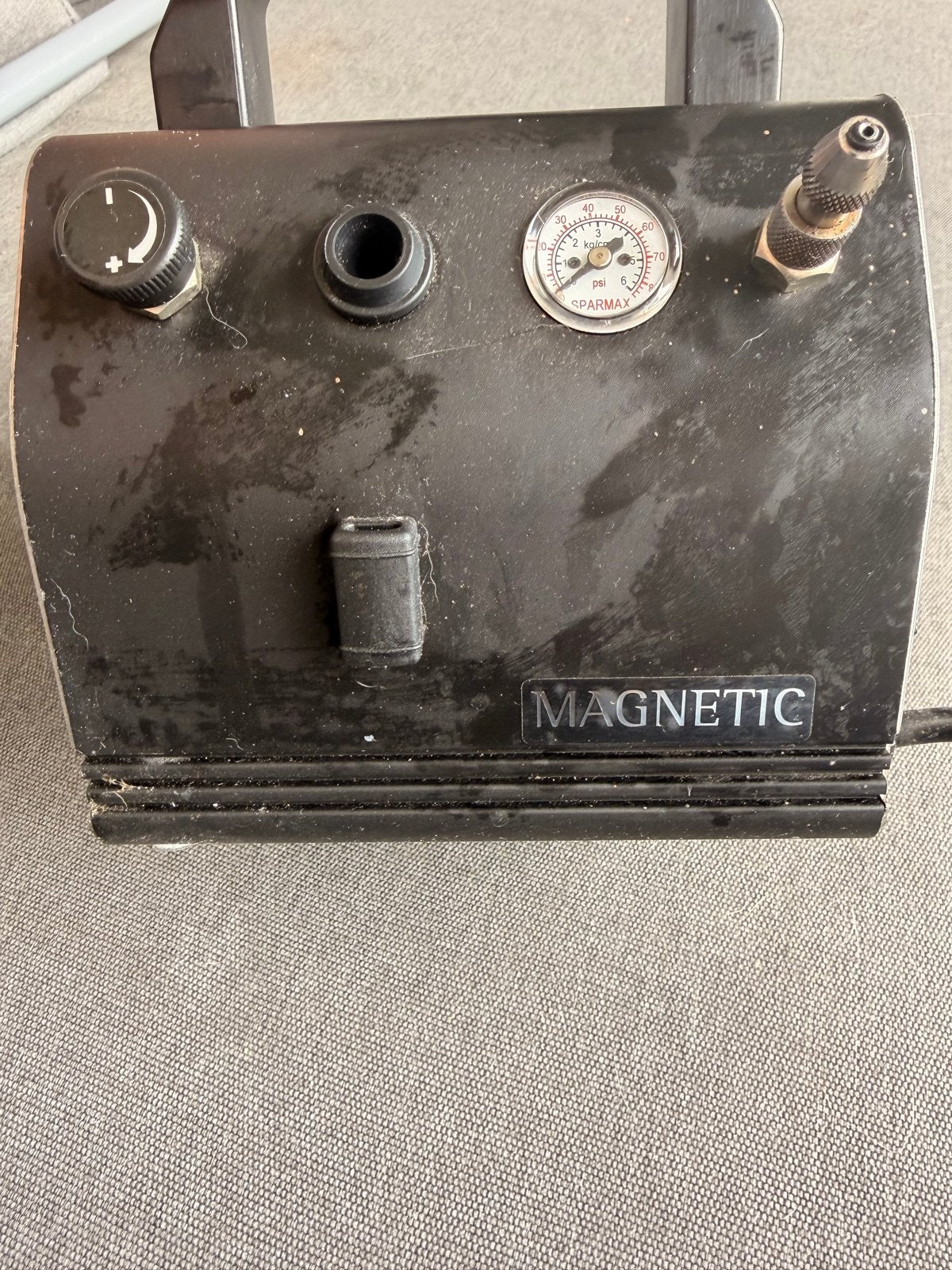 Magnetic Airbrush Compressor Sparmax, Doe-het-zelf en Verbouw, Compressors, Gebruikt, Ophalen of Verzenden, Minder dan 200 liter/min