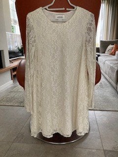 Mooie broderie jurk, room wit, Monki, Verzenden, Wit, Zo goed als nieuw, Monki