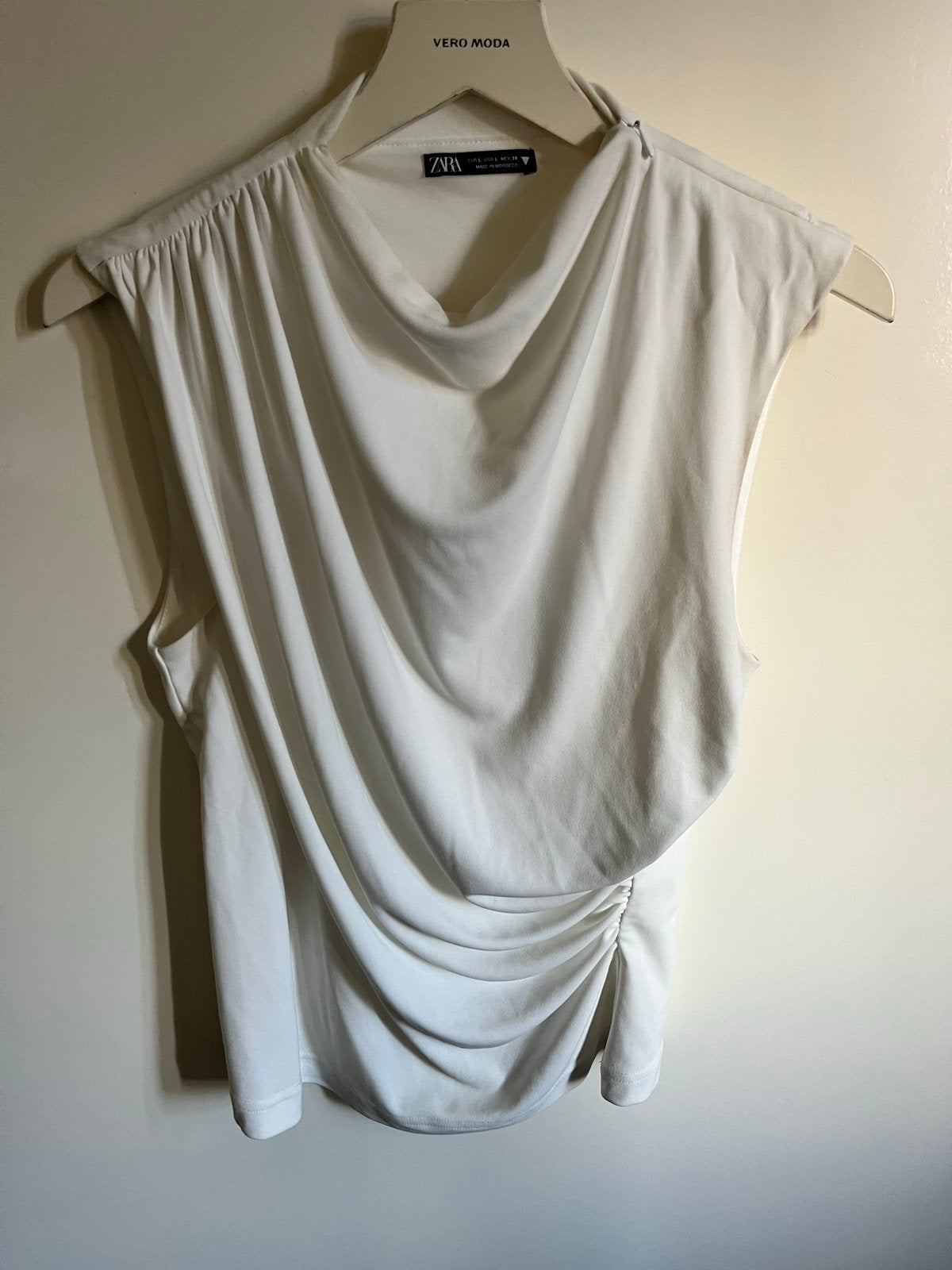 Zara Witte Mouwloze Top met Ruches - Maat L, Kleding | Dames, Wit, Maat 42/44 (L), Ophalen of Verzenden, Zo goed als nieuw