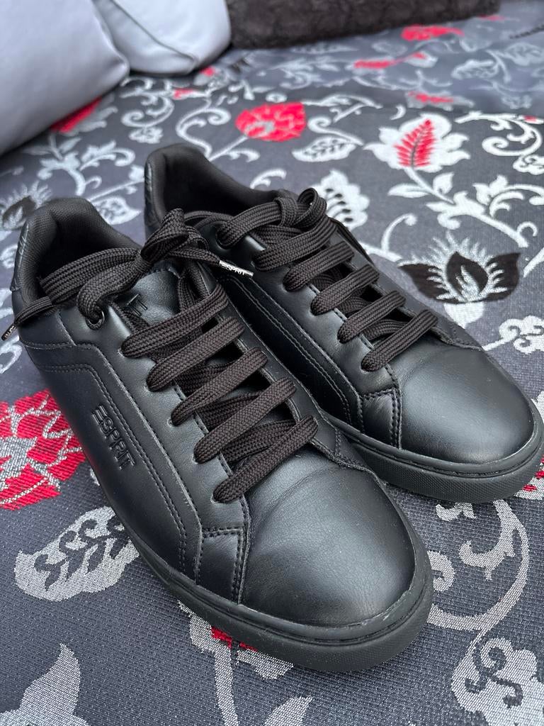 Mooie Esprit sneakers - Zwart - Maat 39, Ophalen, Zo goed als nieuw, Zwart, Sneakers of Gympen