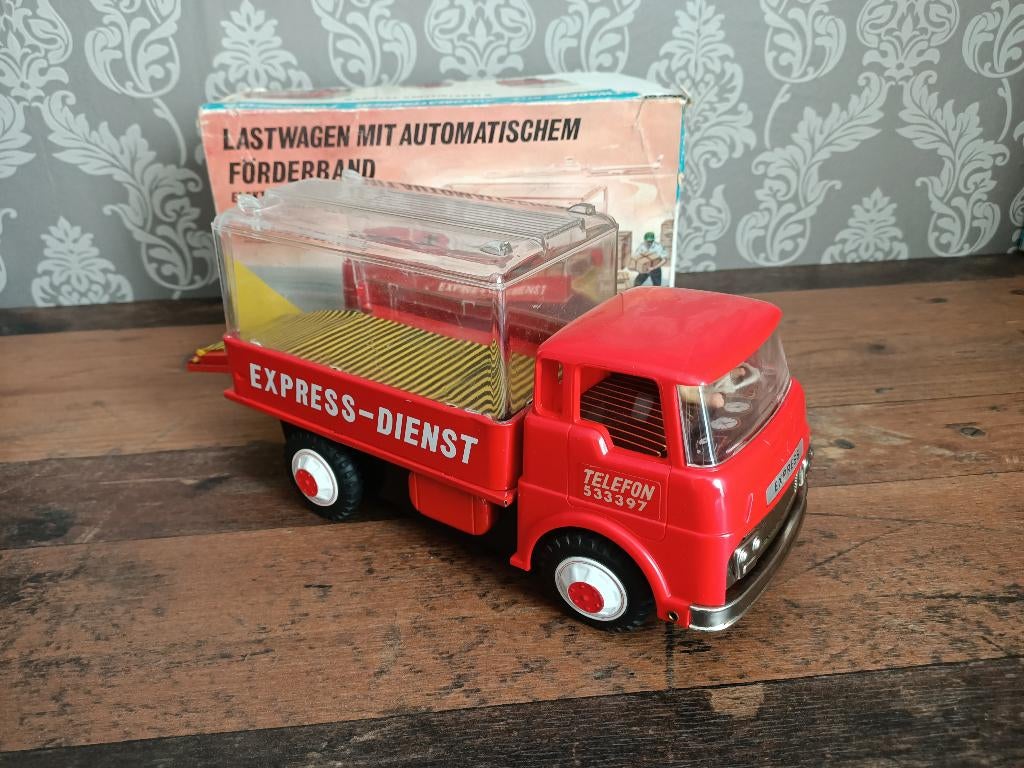 Vrachtwagen/ Truck/ Met loopendeband (jaren 60) Japan, Verzenden