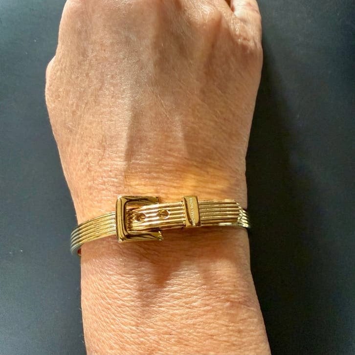 Michael Kors Armband - Gouden Gesp Design, Sieraden, Tassen en Uiterlijk, Armbanden, Ophalen of Verzenden, Zo goed als nieuw, Goud