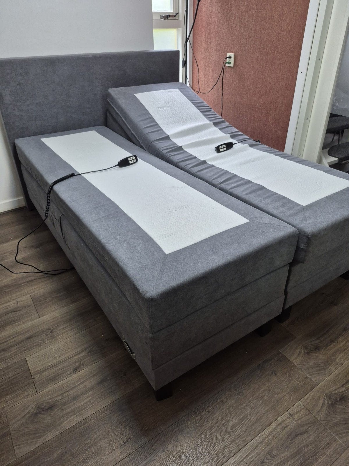 Bezorging is mogelijk 140x200 inzgs elektrisch boxspring bed, Huis en Inrichting, Slaapkamer | Bedden, Tweepersoons, Zo goed als nieuw