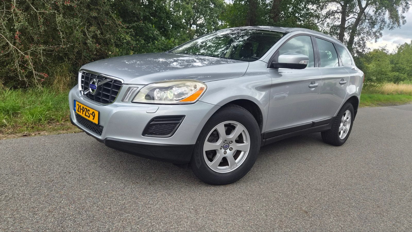 Volvo XC60 2.0 T Summum 2011 Grijs, 1800 kg, Zwart, 4 cilinders, Origineel Nederlands