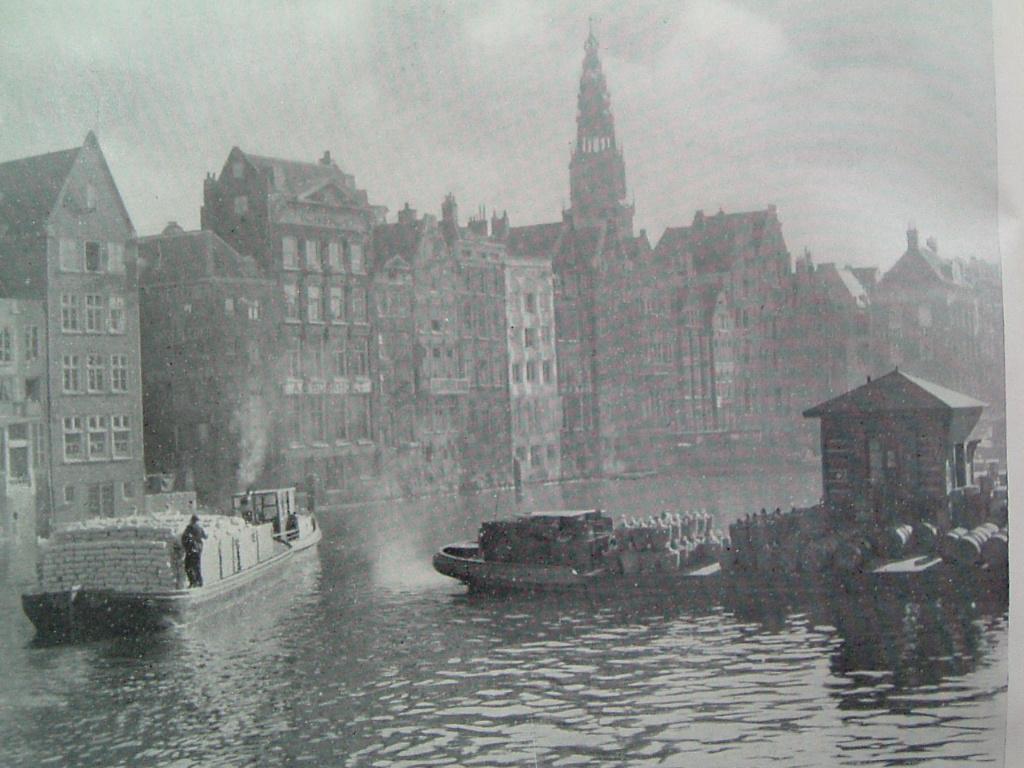 Zo is Amsterdam - 1948., Antiek en Kunst, Antiek | Boeken en Bijbels, Ophalen of Verzenden, Ton Koot