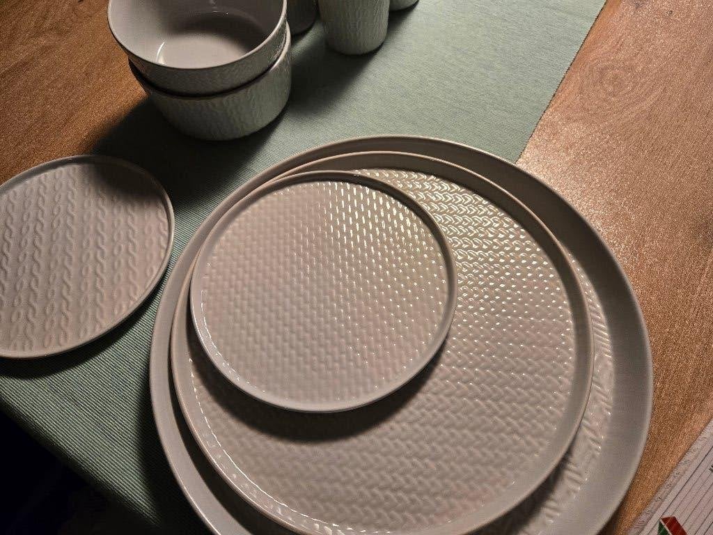 Prachtig 10-delig grijs/wit IKEA VINTER servies, Overige materialen, Overige typen, IKEA, Ophalen of Verzenden