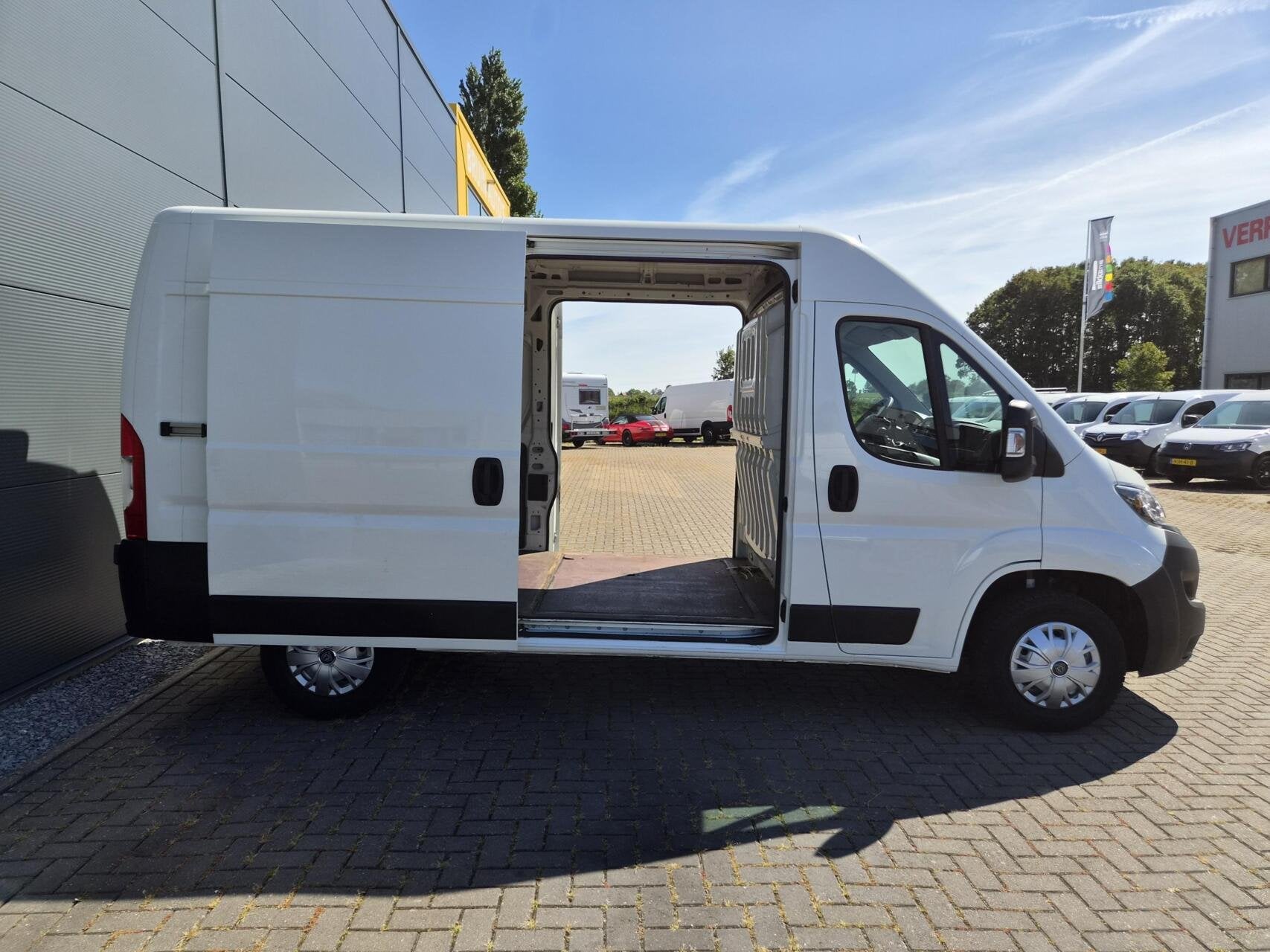 Peugeot Boxer 2.2 HDi L2H2 Airco Camera Navi 2x Schuifdeur, Auto's, Gebruikt, Euro 6, 4 cilinders, 2500 kg