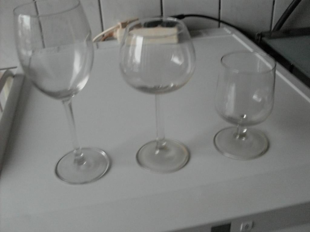 3 nieuwe  ongebruikte wijnglazen, Ophalen, Glas of Glazen, Nieuw, Glas