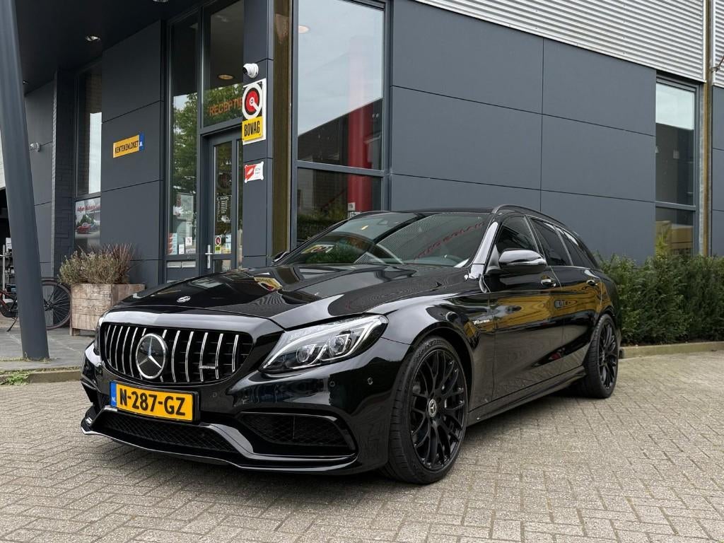 Mercedes-Benz C63 AMG Estate 2018 Zwart, Auto's, Achterwielaandrijving, Zwart, 102 €/maand, 3982 cc