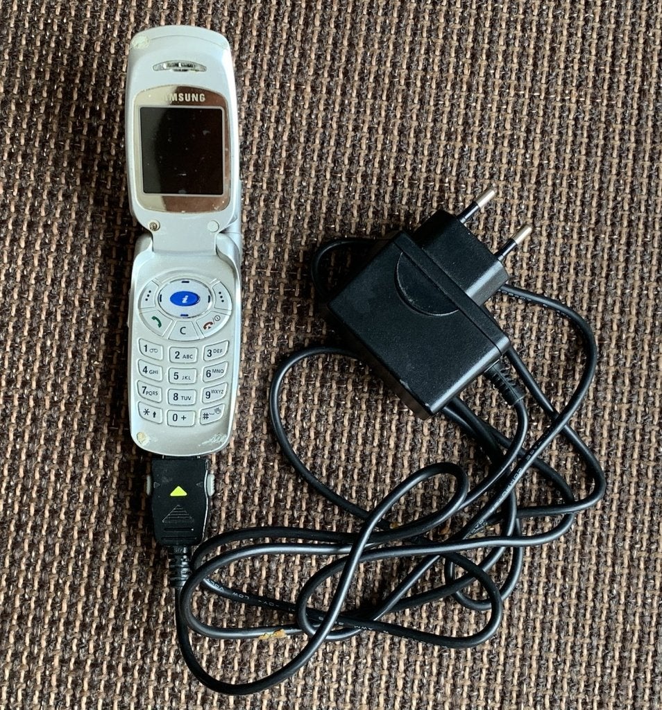 Samsung klaptelefoon + oplader, Ophalen of Verzenden, Gebruikt, Samsung, Samsung